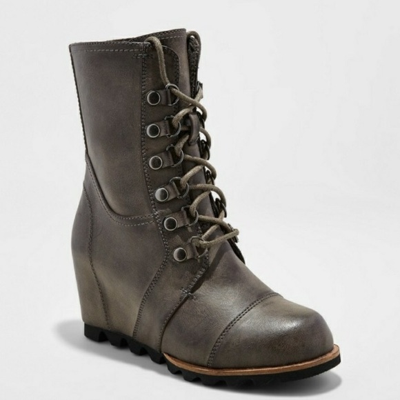 sorel wedge look alike